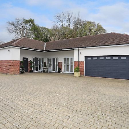 Oakwood Stables Villa Conwy Bagian luar foto